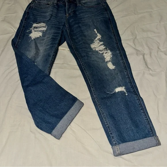 Hollister Low-Rise Crop Boyfriend “Hollister Vintage Stretch” Distressed Jeans - Picture 8 of 16
